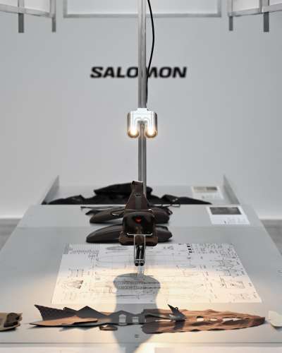 scénographie SALOMON paris fashion week 2025 - Structure technique - lampe imaginée par l'agence projet standard